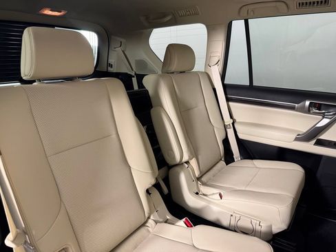 Used 2023 Lexus GX 460 Premium AWD/4WD image 18