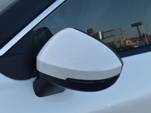 Used 2023 Nissan Rogue SV FWD image 4