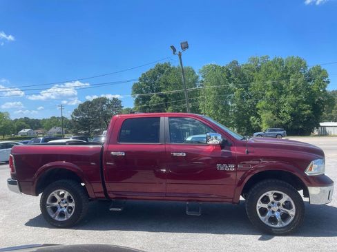 Used 2018 RAM 1500 Laramie w/ Convenience Group image 9