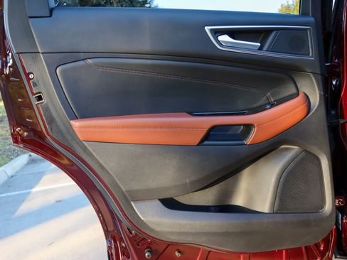 Used 2019 Ford Edge Titanium w/ Equipment Group 301A image 12