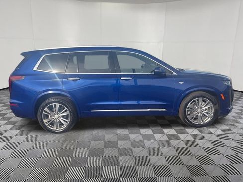 Used 2025 Cadillac XT6 Premium Luxury image 8