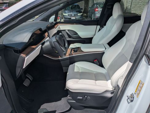 Used 2022 Tesla Model X AWD/4WD image 17