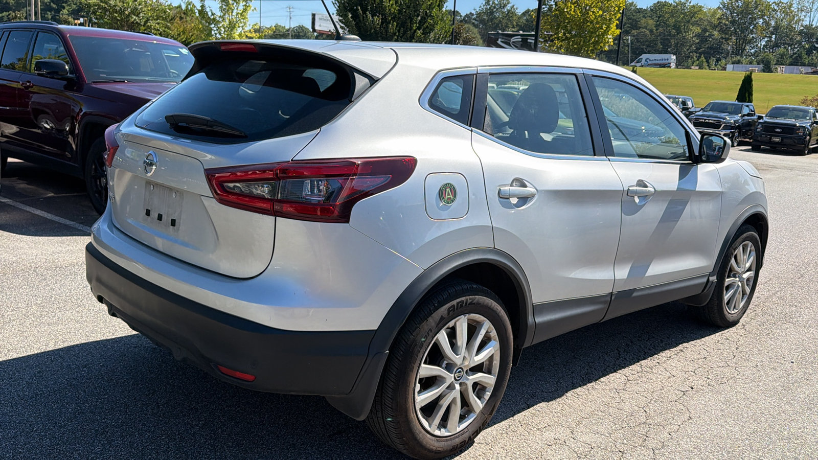 Used 2022 Nissan Rogue Sport S FWD image 8