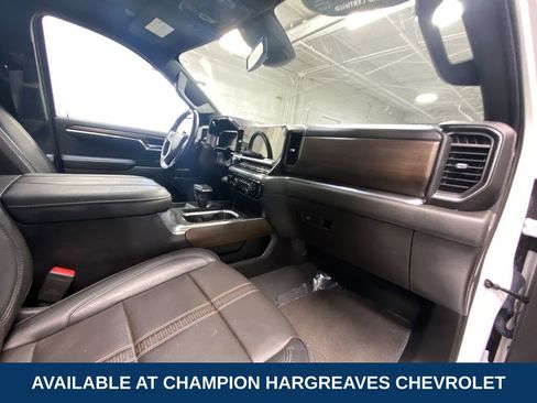 Used 2023 Chevrolet Silverado 1500 High Country image 37