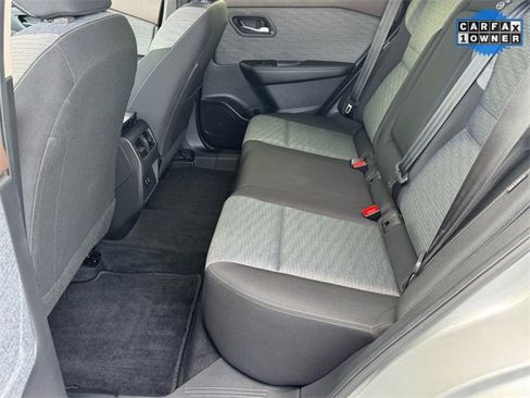 Used 2023 Nissan Rogue SV image 9