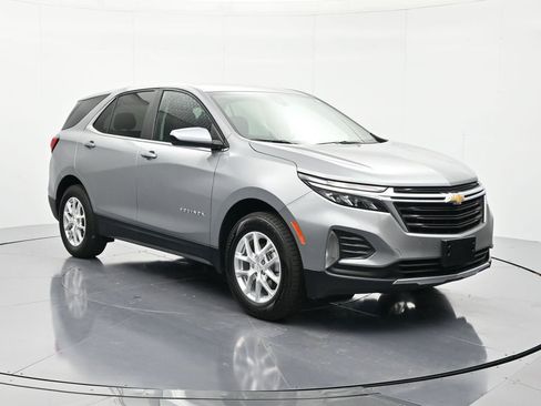 Used 2024 Chevrolet Equinox LT image 3