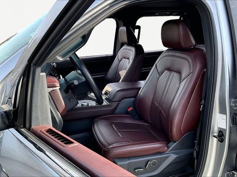 Used 2024 Ford Expedition Limited image 15