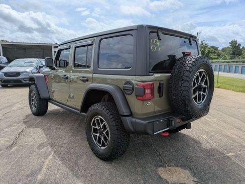 Used 2025 Jeep Wrangler Unlimited Rubicon w/ Convenience Group AWD/4WD image 6