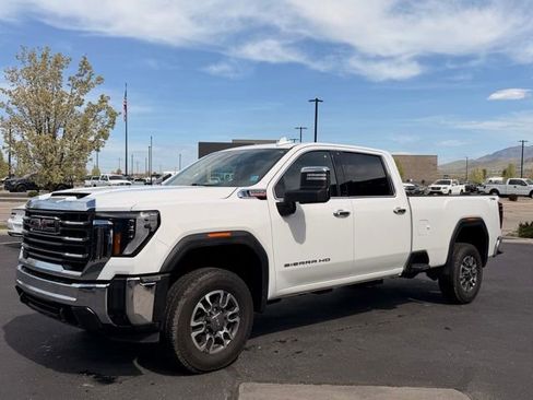 Used 2024 GMC Sierra 3500 SLT w/ X31 Off-Road Package image 6