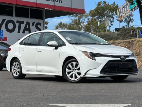 Used 2024 Toyota Corolla LE image 8