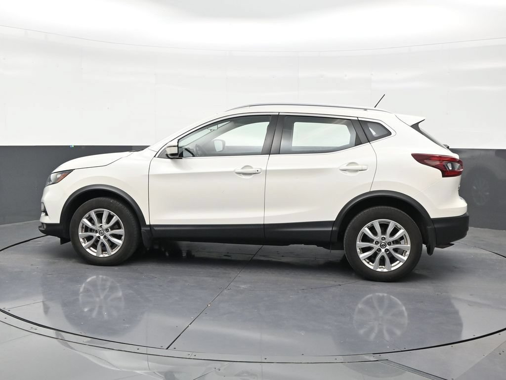 Used 2021 Nissan Rogue Sport SV FWD image 2