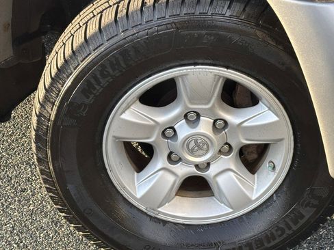 Used 2005 Toyota Tundra SR5 image 9