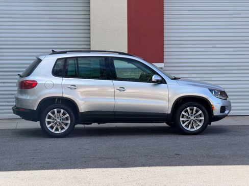 Used 2015 Volkswagen Tiguan SE image 9