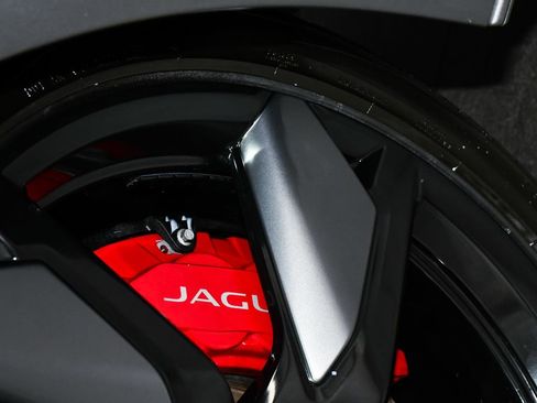 Used 2021 Jaguar F-PACE SVR image 93