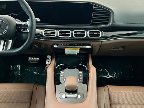 New 2026 Mercedes-Benz GLS 450 4MATIC image 13
