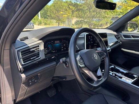 Used 2026 Volkswagen Atlas Cross Sport SE FWD image 37