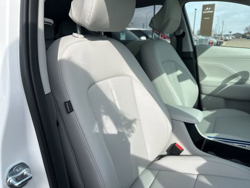 Used 2025 Hyundai Kona Limited image 31