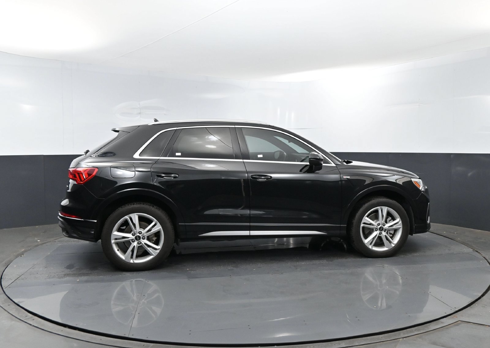 Used 2024 Audi Q3 2.0T Premium Plus AWD/4WD image 4