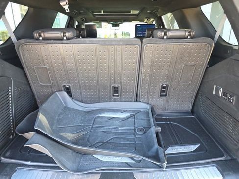 Used 2024 Chevrolet Tahoe High Country image 19