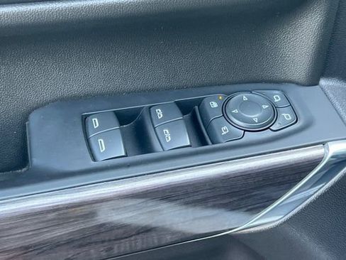 Used 2021 Chevrolet Silverado 1500 LTZ w/ Z71 Off-Road Package image 12