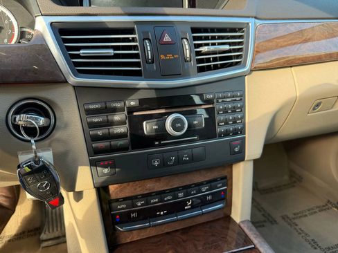 Used 2011 Mercedes-Benz E 350 E 350 4MATIC Sedan 4D image 14