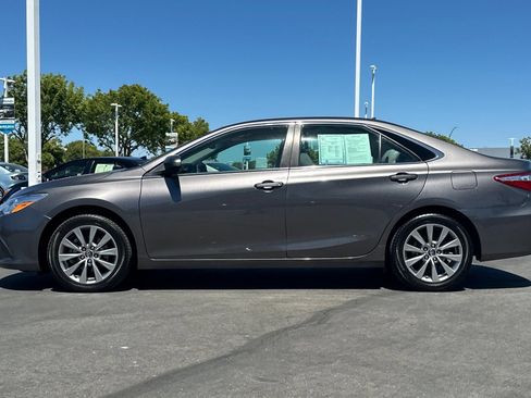 Used 2017 Toyota Camry XLE w/ Moonroof Package FWD image 7