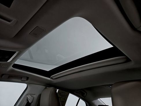 Used 2021 Lexus ES 300h w/ Premium Package image 15