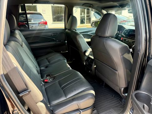 Used 2022 Honda Passport TrailSport image 12