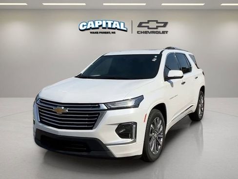 Used 2023 Chevrolet Traverse Premier image 1
