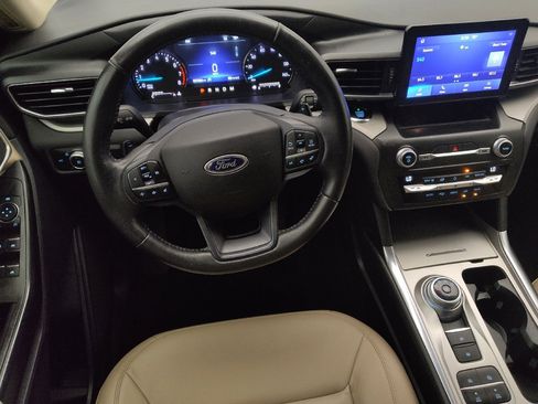 Used 2020 Ford Explorer XLT w/ Equipment Group 202A RWD image 22