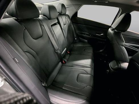 Used 2024 Hyundai Elantra Limited FWD image 21