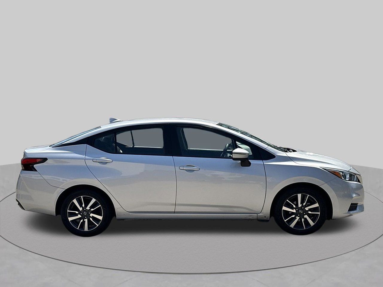 Used 2021 Nissan Versa SV FWD image 6