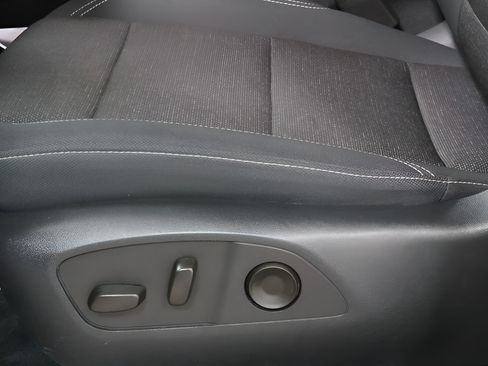Used 2025 Chevrolet Traverse LT w/ Sun and Wheel Package AWD/4WD image 23