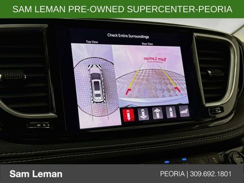 Used 2024 Chrysler Pacifica Limited w/ Trailer Tow Group FWD image 14