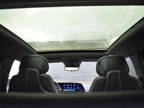 Used 2025 Cadillac Optiq Sport 2 w/ LPO, Floor Liner Package AWD/4WD image 25