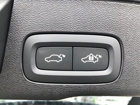 New 2026 Volvo XC60 T8 Ultra w/ Protection Package Premier image 37