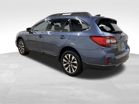 Used 2017 Subaru Outback 2.5i Limited image 2