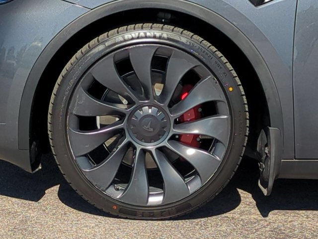Used 2023 Tesla Model Y Performance AWD/4WD image 34