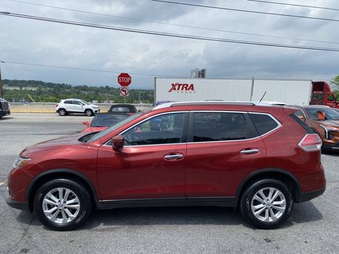 Used 2016 Nissan Rogue SV w/ SV Premium Package AWD/4WD image 7