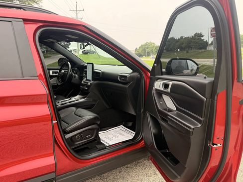 Used 2020 Ford Explorer ST w/ Premium Technology Package AWD/4WD image 34