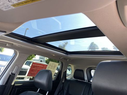 Certified 2025 Nissan Rogue SL w/ SL Premium Package FWD image 33