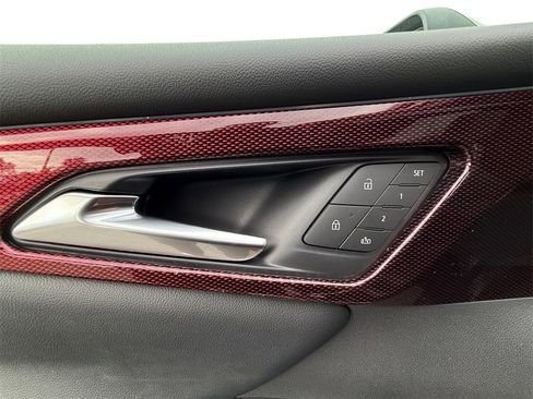 New 2026 Chevrolet Traverse RS image 11