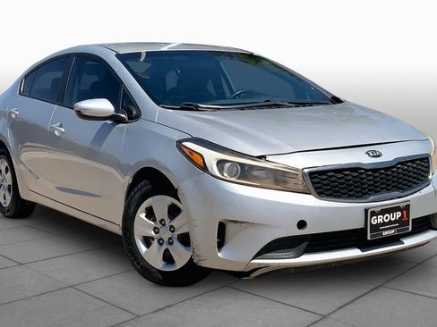 Used 2018 Kia Forte LX FWD image 3
