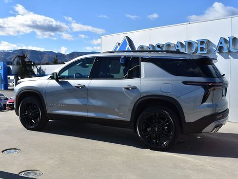 Used 2026 Chevrolet Traverse LT image 6