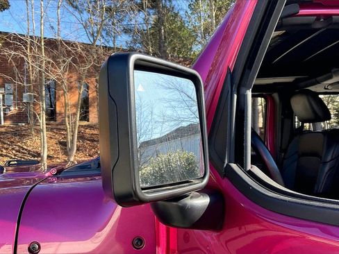 Certified 2022 Jeep Wrangler Unlimited Sahara image 28