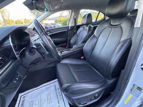 Used 2022 Genesis G70 2.0T image 21