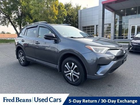 Used 2016 Toyota RAV4 LE AWD/4WD image 2