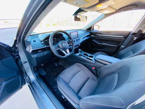 Used 2022 Nissan Altima 2.5 SV image 17