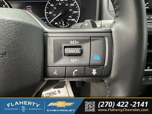 Used 2025 Nissan Rogue SV FWD image 24