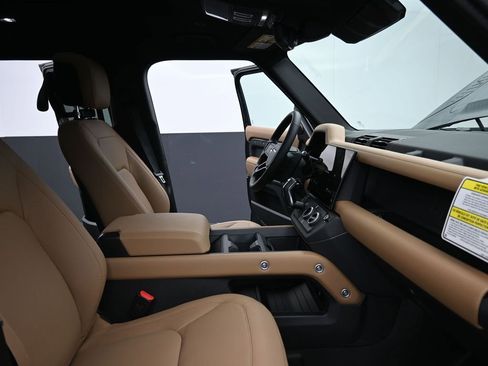 New 2026 Land Rover Defender 130 X-Dynamic SE AWD/4WD image 11